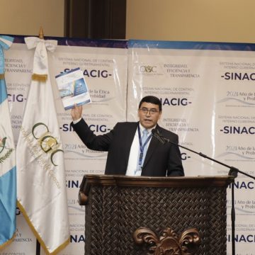 Photo: SAI Guatemala Updates Internal Control Standards